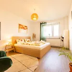 Grosse Mit Balkon, Waschmaschine Und Smart Tv Appartamento *