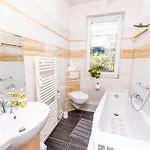 Grosse Mit Balkon, Waschmaschine Und Smart Tv Appartamento