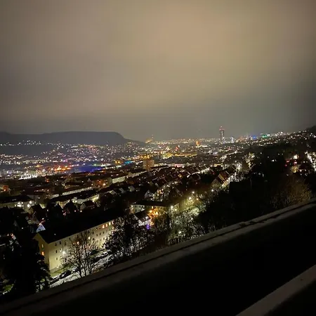 Grosse Mit Balkon, Waschmaschine Und Smart Tv