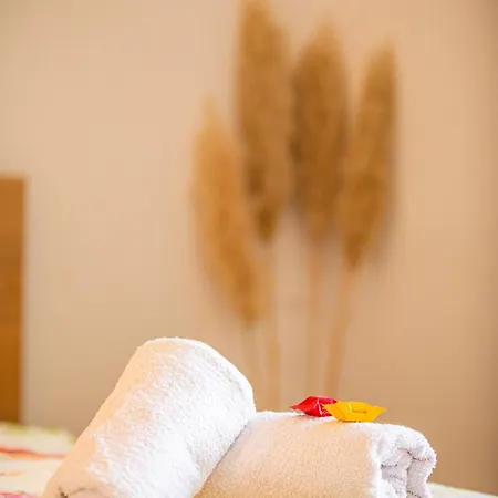 Grosse Mit Balkon, Waschmaschine Und Smart Tv * Jena