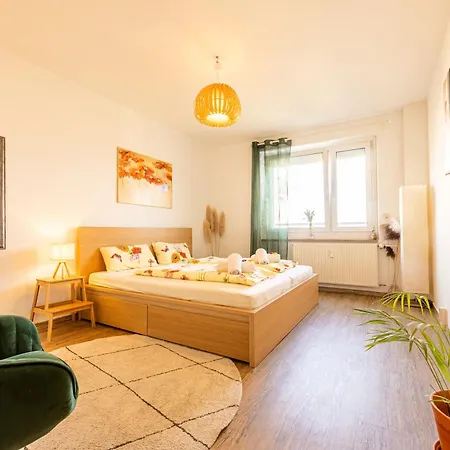 Grosse Mit Balkon, Waschmaschine Und Smart Tv Lägenhet *