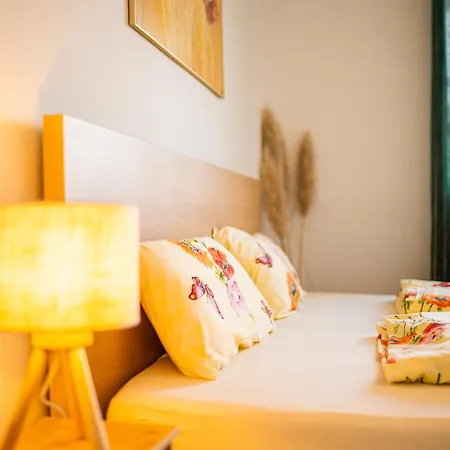 Grosse Mit Balkon, Waschmaschine Und Smart Tv Apartmán Jena