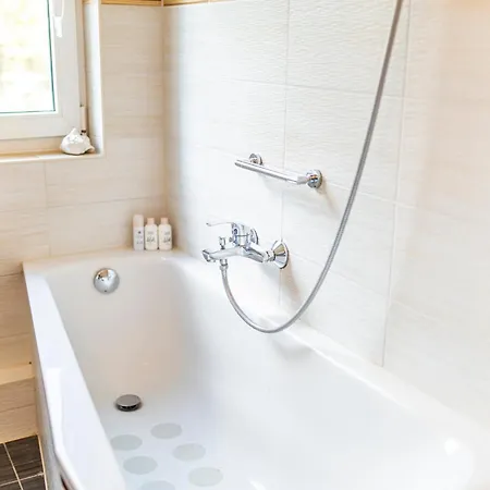 Grosse Mit Balkon, Waschmaschine Und Smart Tv Lägenhet Jena