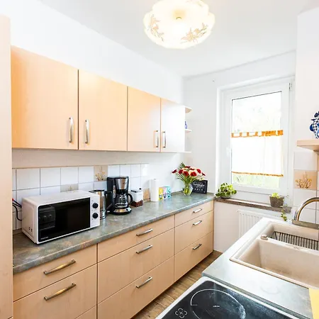 Grosse Mit Balkon, Waschmaschine Und Smart Tv Jena