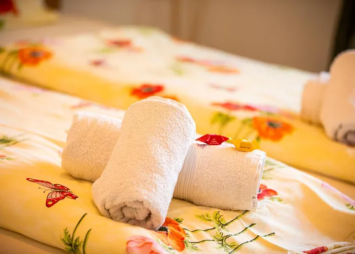 Grosse Mit Balkon, Waschmaschine Und Smart Tv Jena